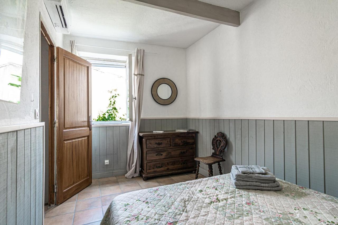 Maison de village au coeur de LʼIsle-sur-la-Sorgue Extérieur photo