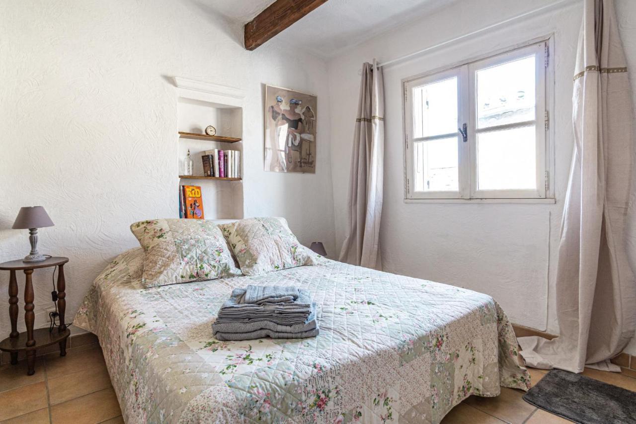 Maison de village au coeur de LʼIsle-sur-la-Sorgue Extérieur photo