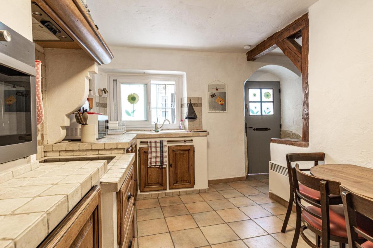 Maison de village au coeur de LʼIsle-sur-la-Sorgue Extérieur photo